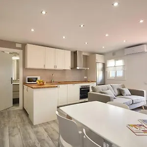bbarcelona-el-carmel-apartment-with-terrace-6121.catalonia-hotels.com/