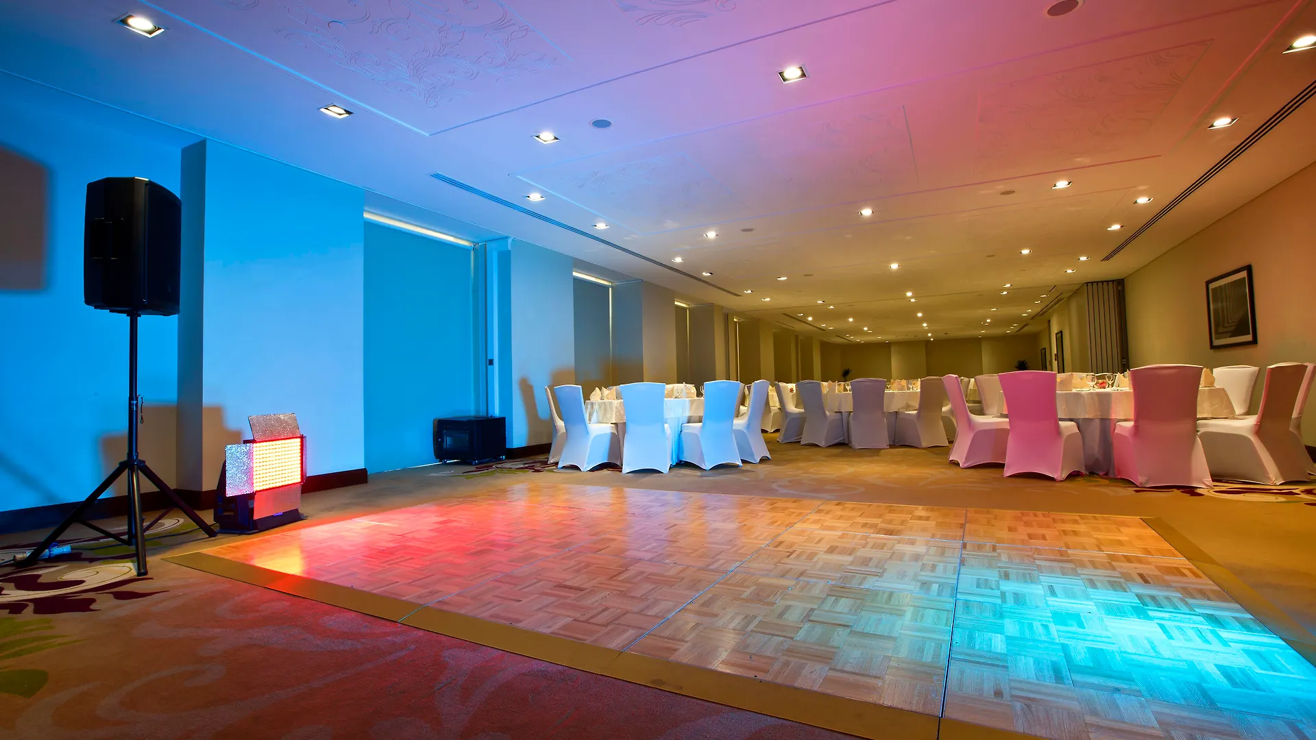 *****  The Tower Plaza Hotel Dubai Birleşik Arap Emirlikleri